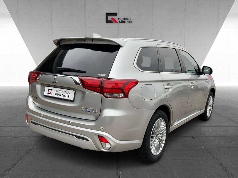 Mitsubishi Outlander Top Plug-in Hybrid 2.4 4WD Kamera